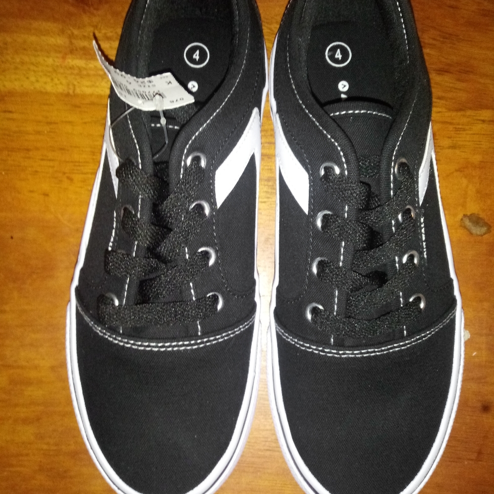 Airwalk shoes